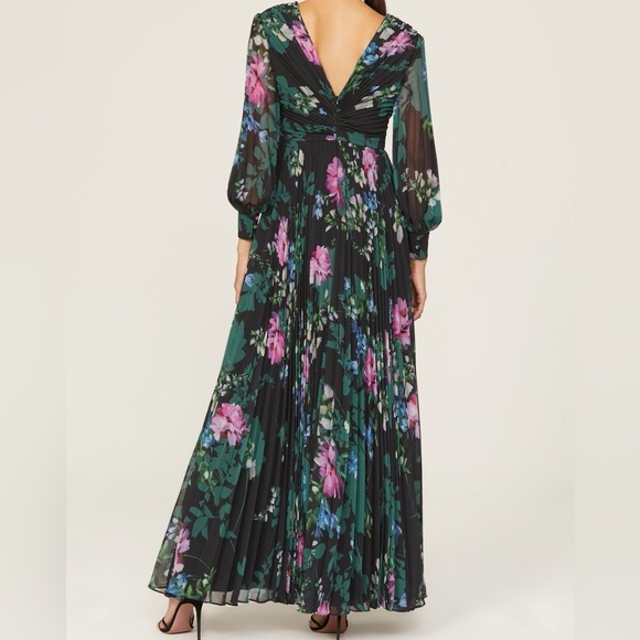 Badgley Mischka Pleated Gown, 8 - Picture 2 of 16